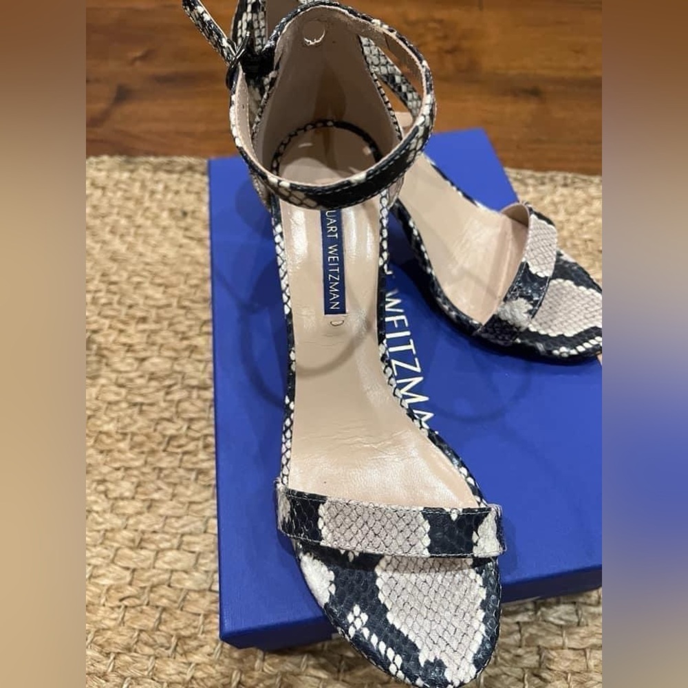 Stuart Weitzman python nearly nude sandal
Size 6 1/2
3.25” block heel
